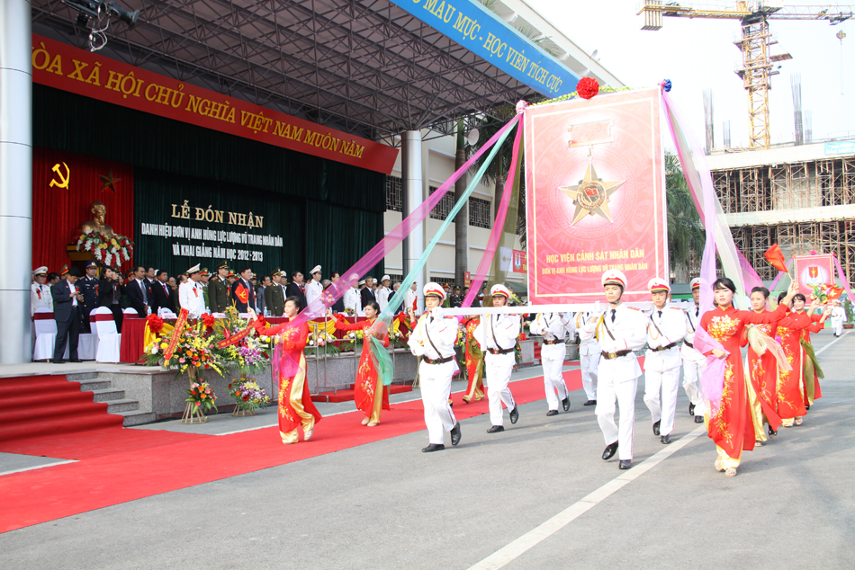 Hình ảnh Học viện Cảnh sát nhân dân tổ chức lễ đón nhận danh hiệu Anh hùng lực lượng vũ trang và khai giảng năm học 2012 - 2013